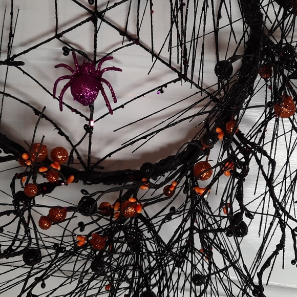 Wreath Glitter Spider Web Halloween Door Wall Decor Spiders Whimsical Fun - Picture 4 of 6